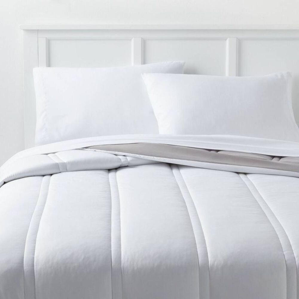 King Lofty Microfiber Comforter White - Room Essentials